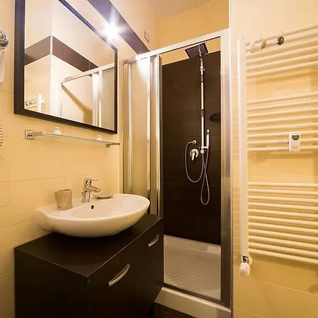Mikale Bed & Breakfast 2*