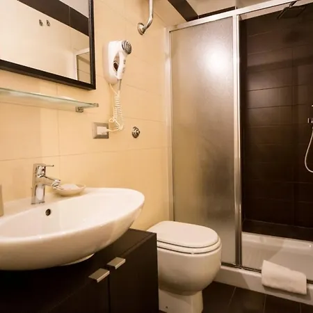 Mikale 2* Roma